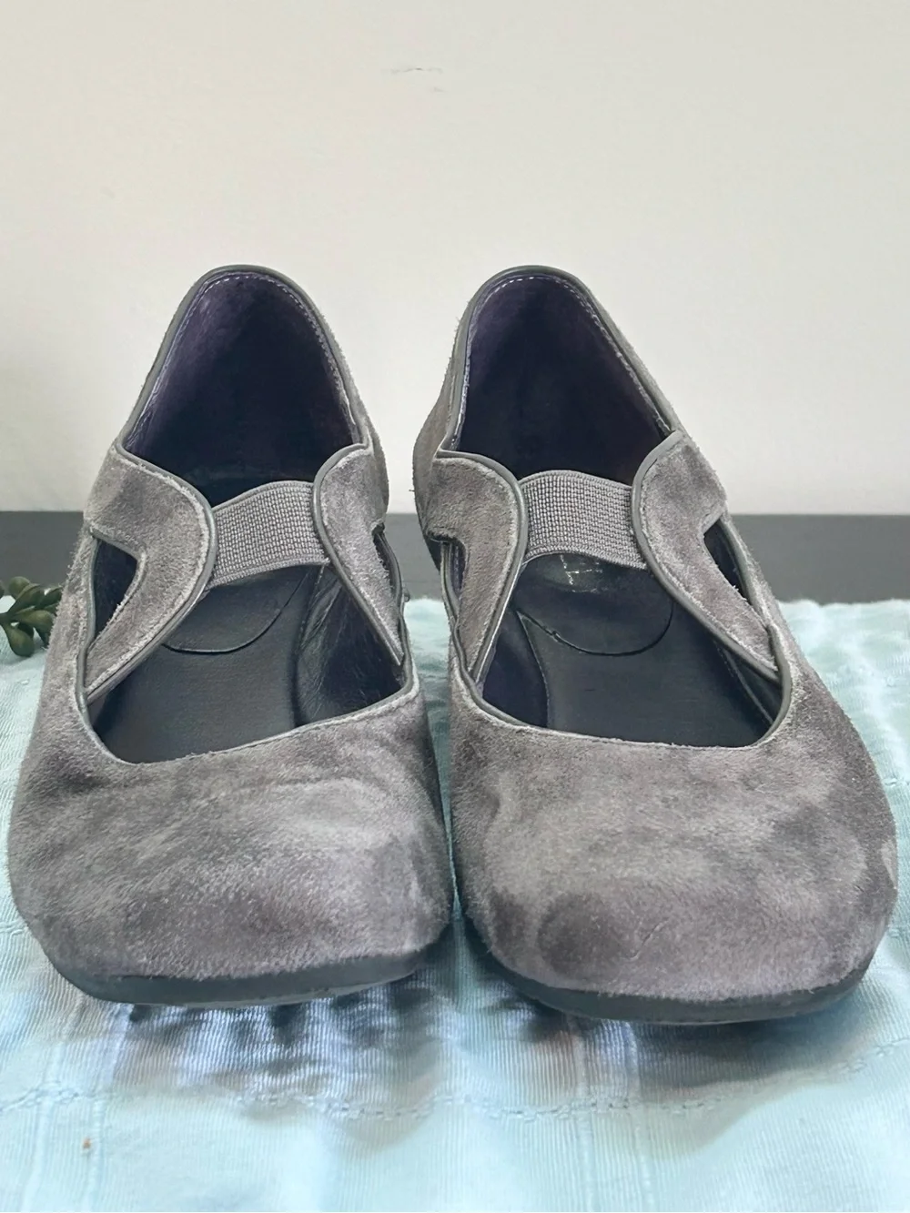 Vaneli Gray Suede Mary Jane Wedge Comfort Shoes Size 7.5 Quiet Luxury